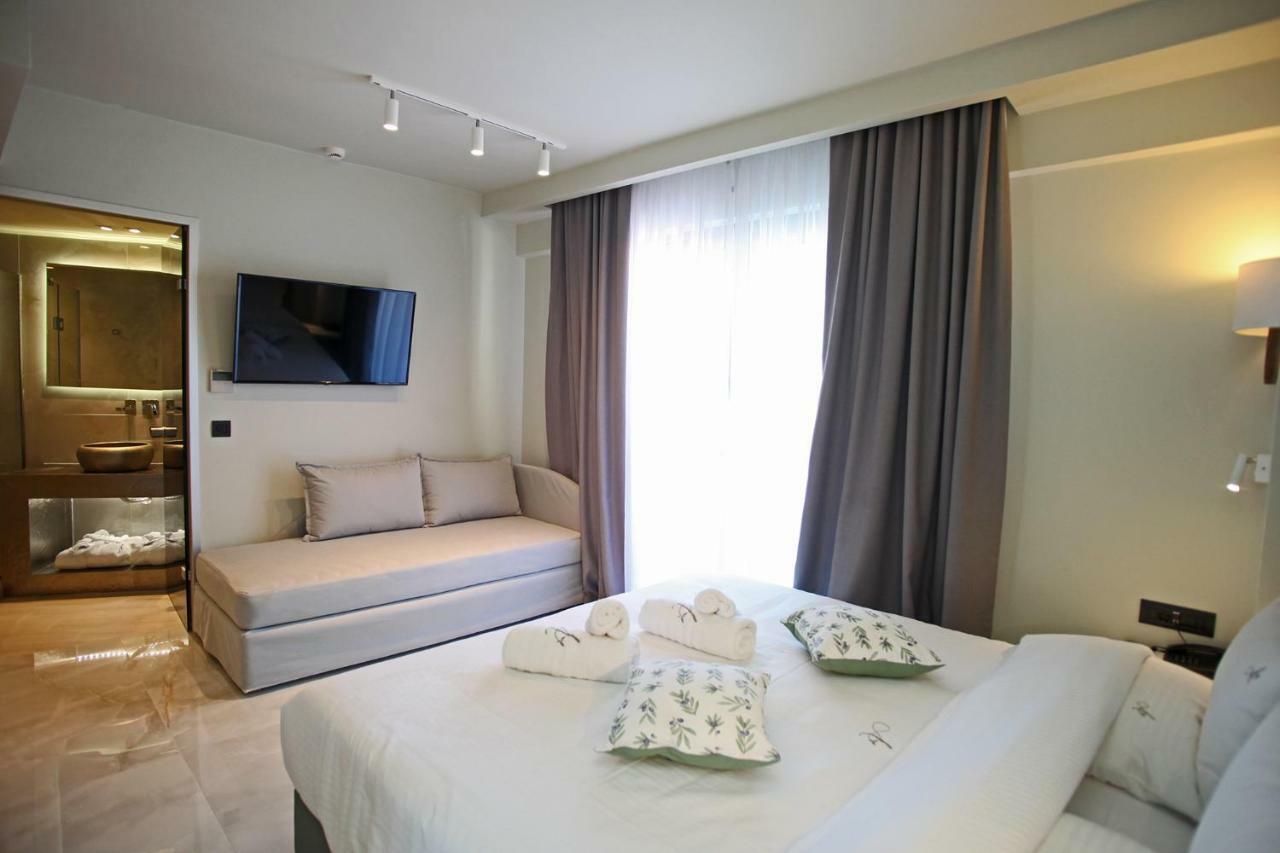 Athinais Luxury Hotel *