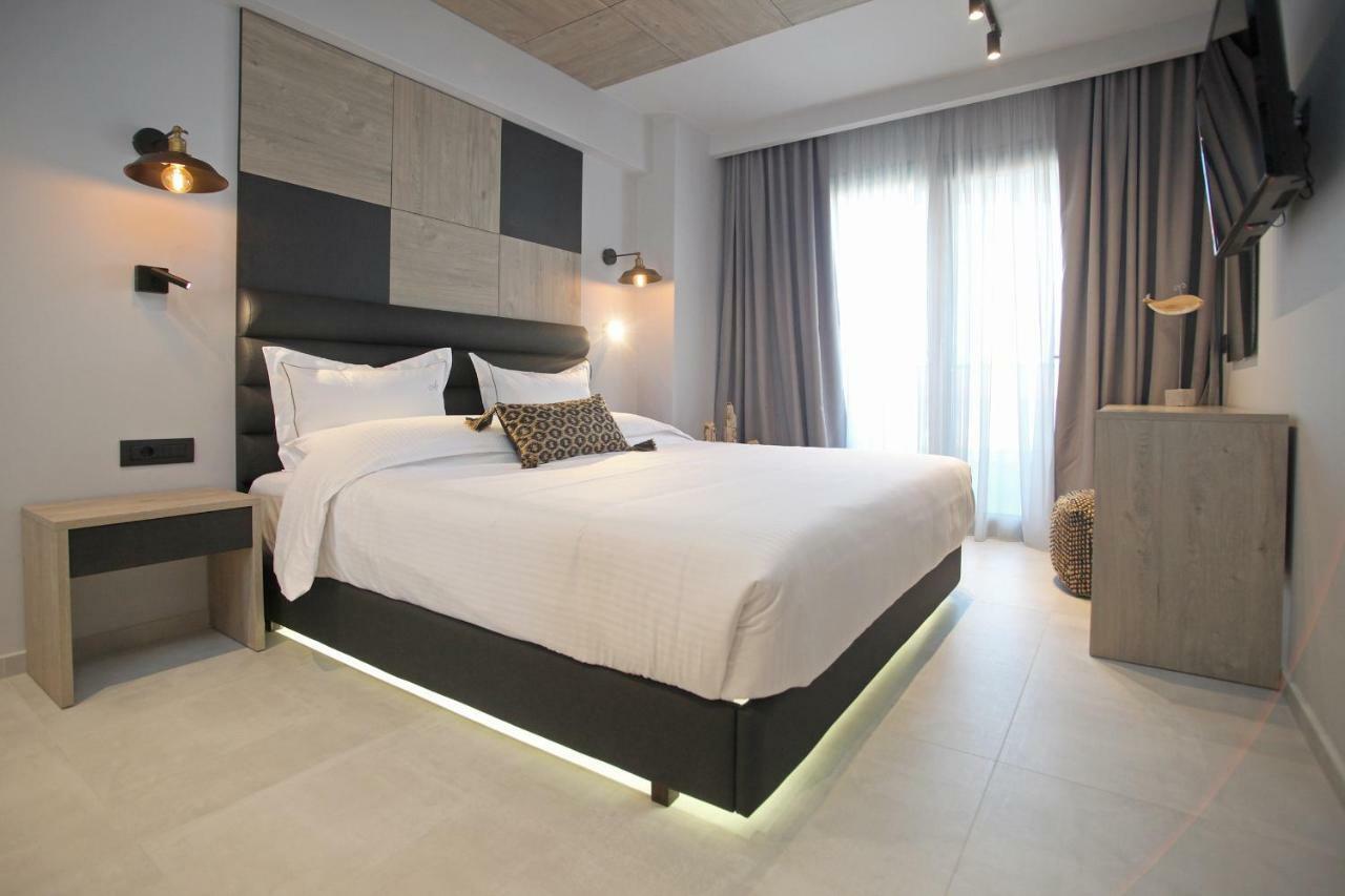 Athinais Luxury Hotel *