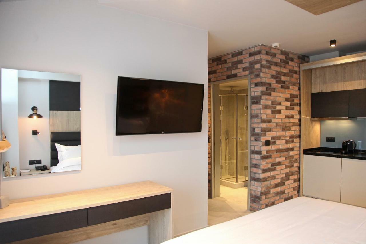 Athinais Luxury Hotel