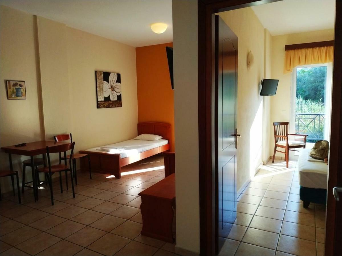 Aparthotel Amalia Palaiontsiflikion