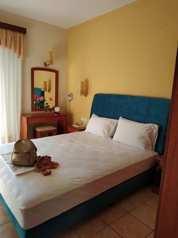 Amalia 3* Palaiontsiflikion