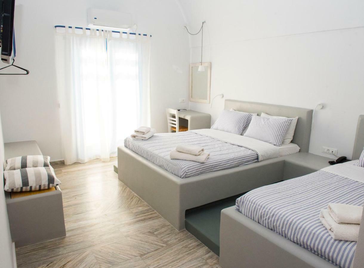 Ino Kamari (Santorini)