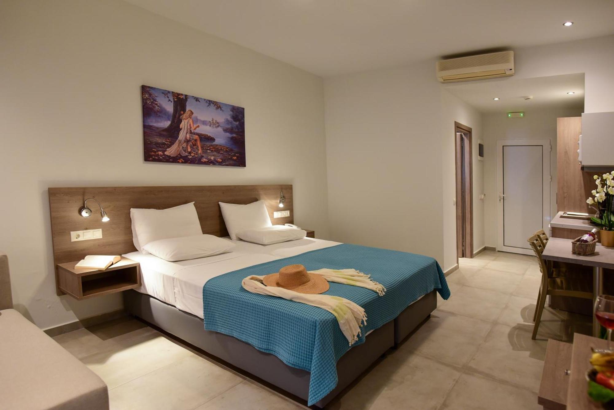 Blue Horizon Aparthotel