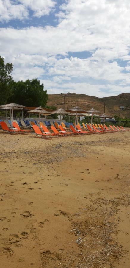 Isalos Serifos Livadi (Serifos)