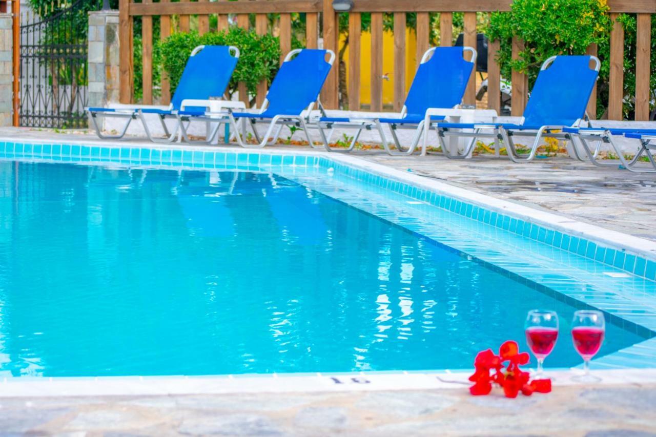 Farm stay Splash Ii & Pool Access Laganas