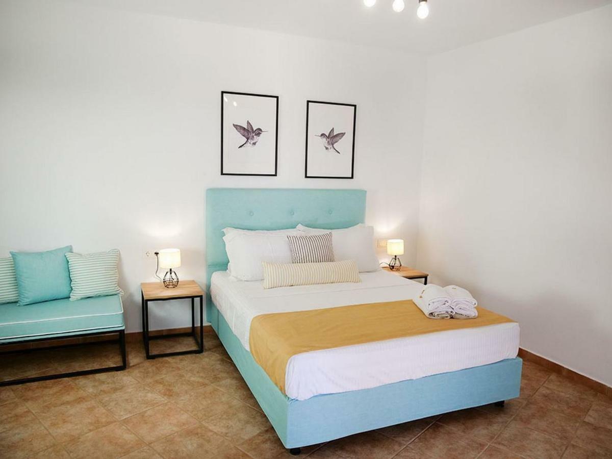 Komitsa Luxury Aparthotel Nea Roda