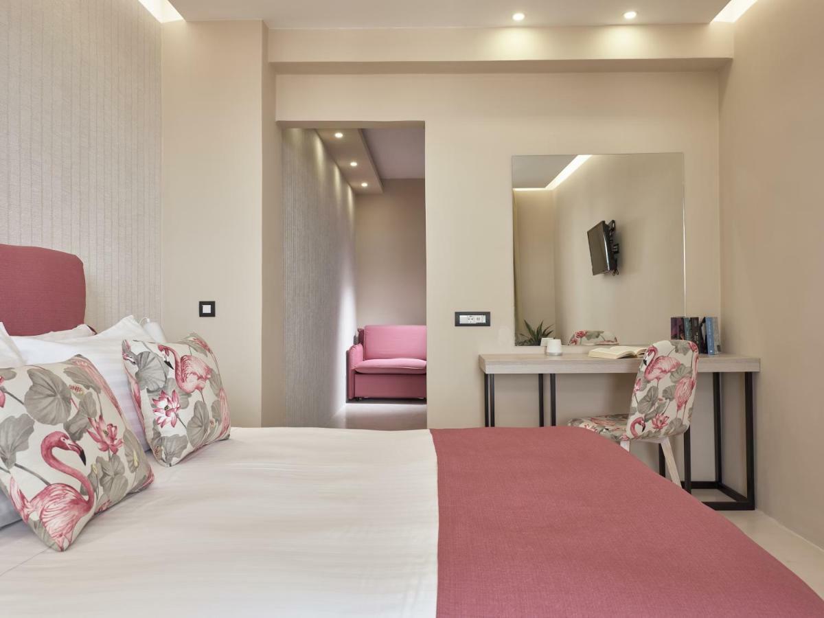Koukounaria & Hotel 4*