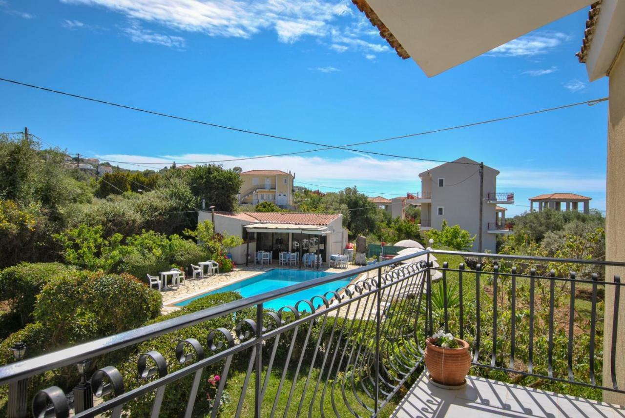 Apartment Moulinos *