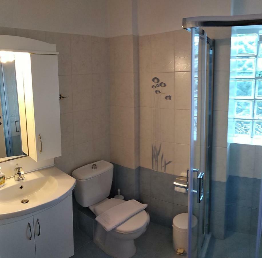 Hotel Avra