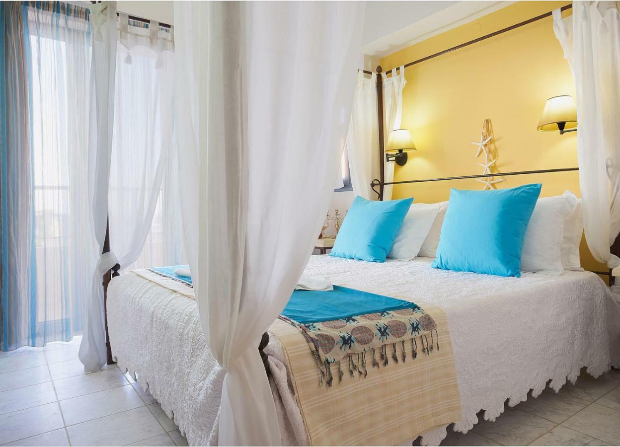 Golden Bay Aparthotel 3*