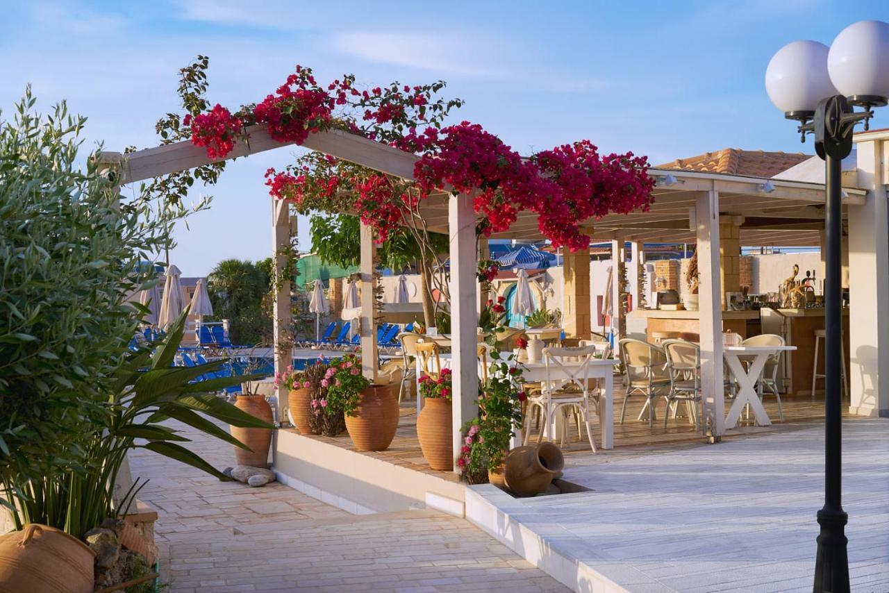 Aparthotel Golden Bay 3*