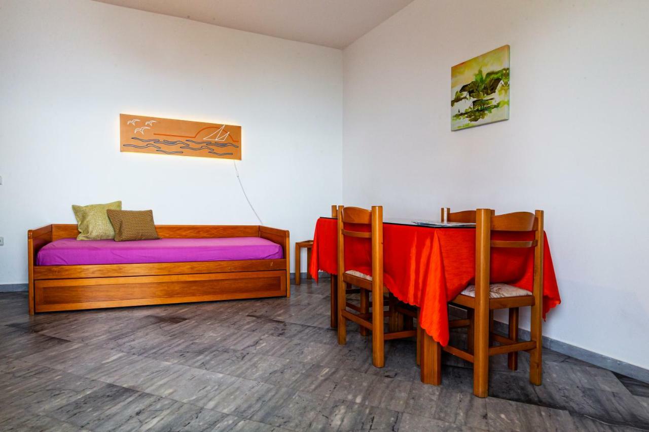Iris Apartment *