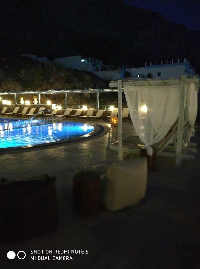 Elena Village Myrties