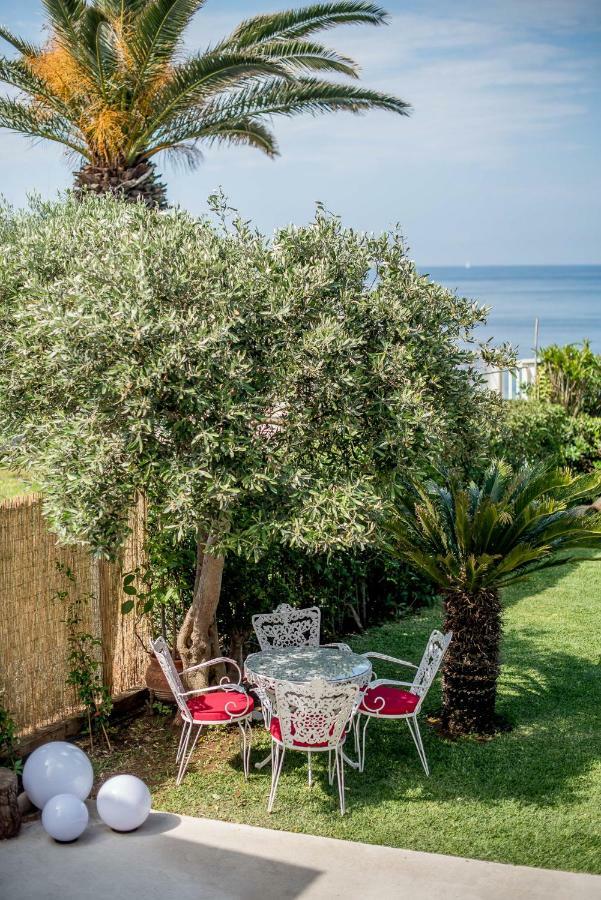 Oikia Eleanthi - Beachfront Garden Home! * Mytikas (Epirus)