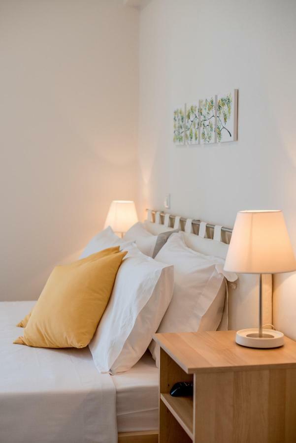 Oikia Eleanthi - Beachfront Garden Home! Holiday home Mytikas (Epirus)