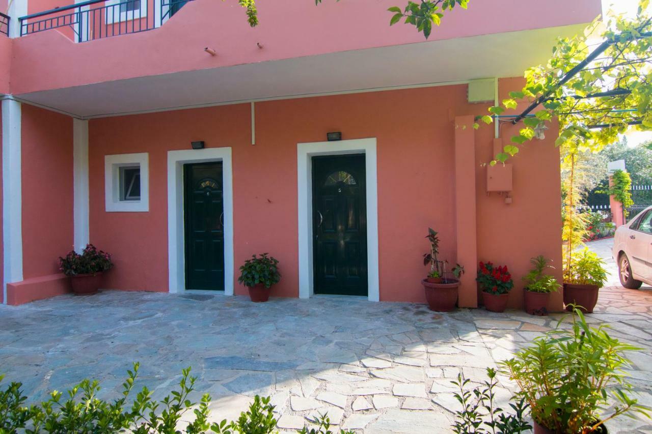 Athina Apartment *