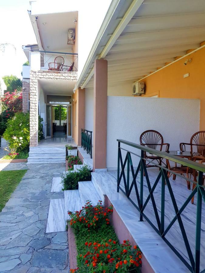 Kalamitsi Aparthotel 3*