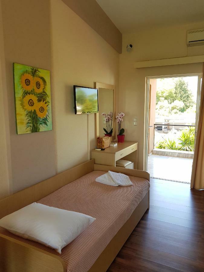 Kalamitsi Aparthotel