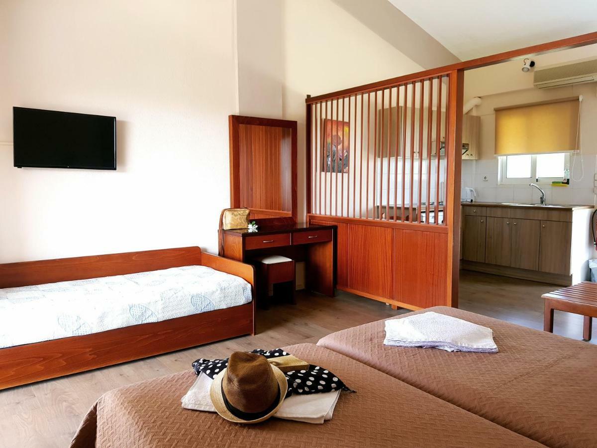 Kalamitsi Aparthotel