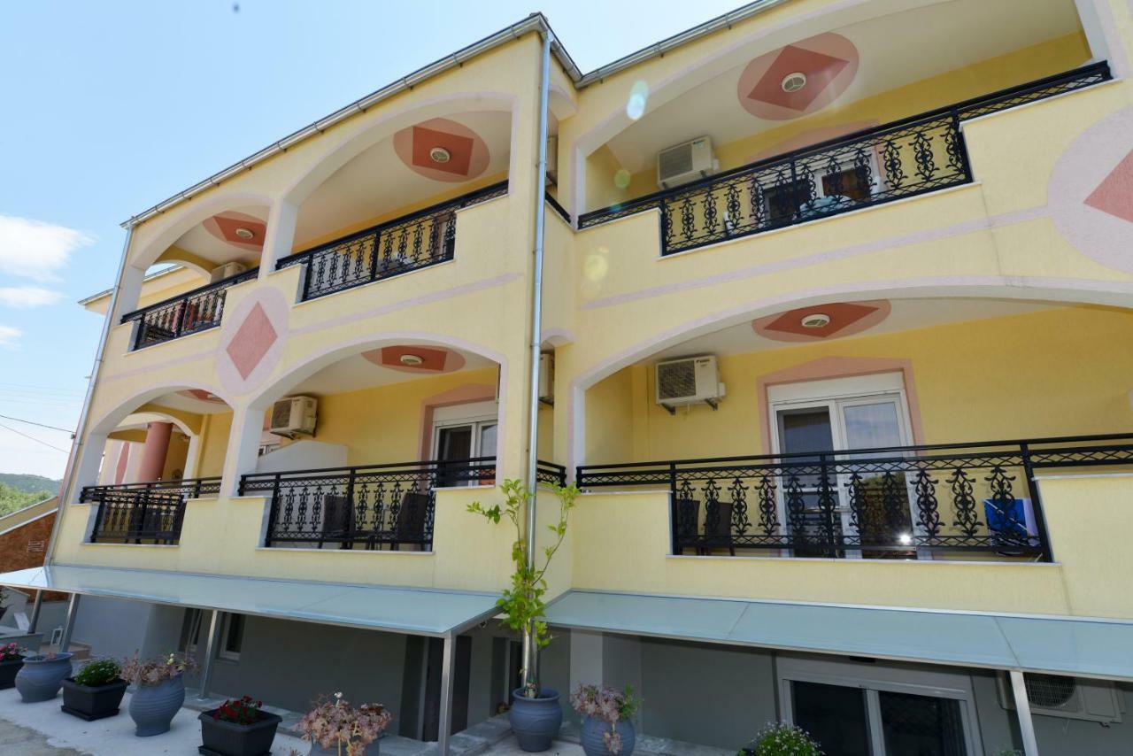 Iraklis Aparthotel 3*