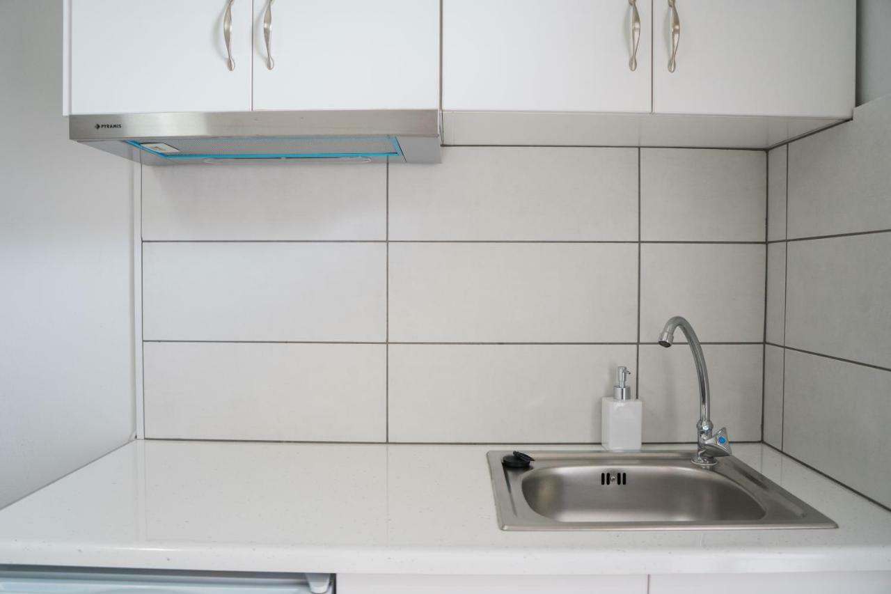 Afroditi Pansion Apartment Agios Nikitas