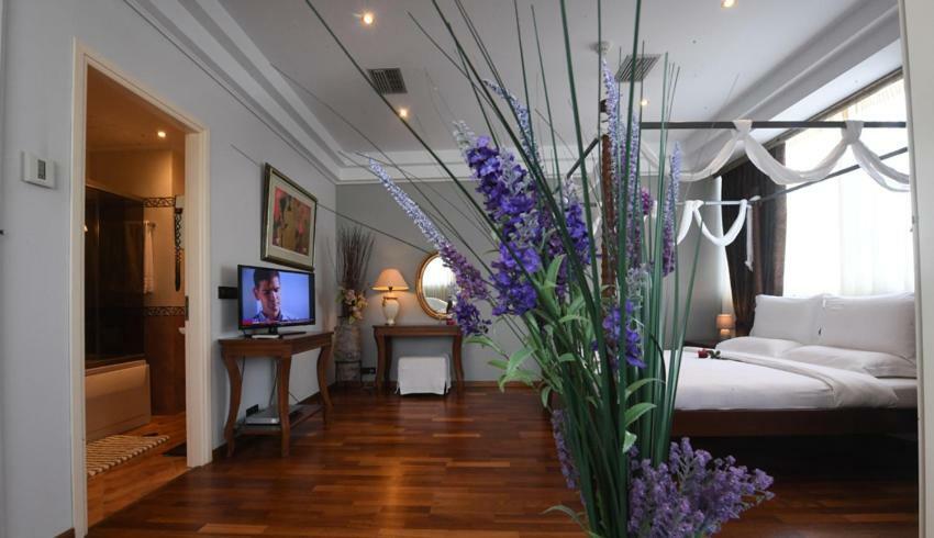 Ephira Hotel