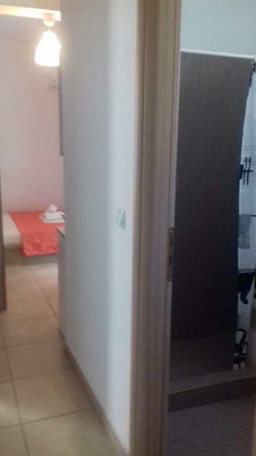 Smaragdi And