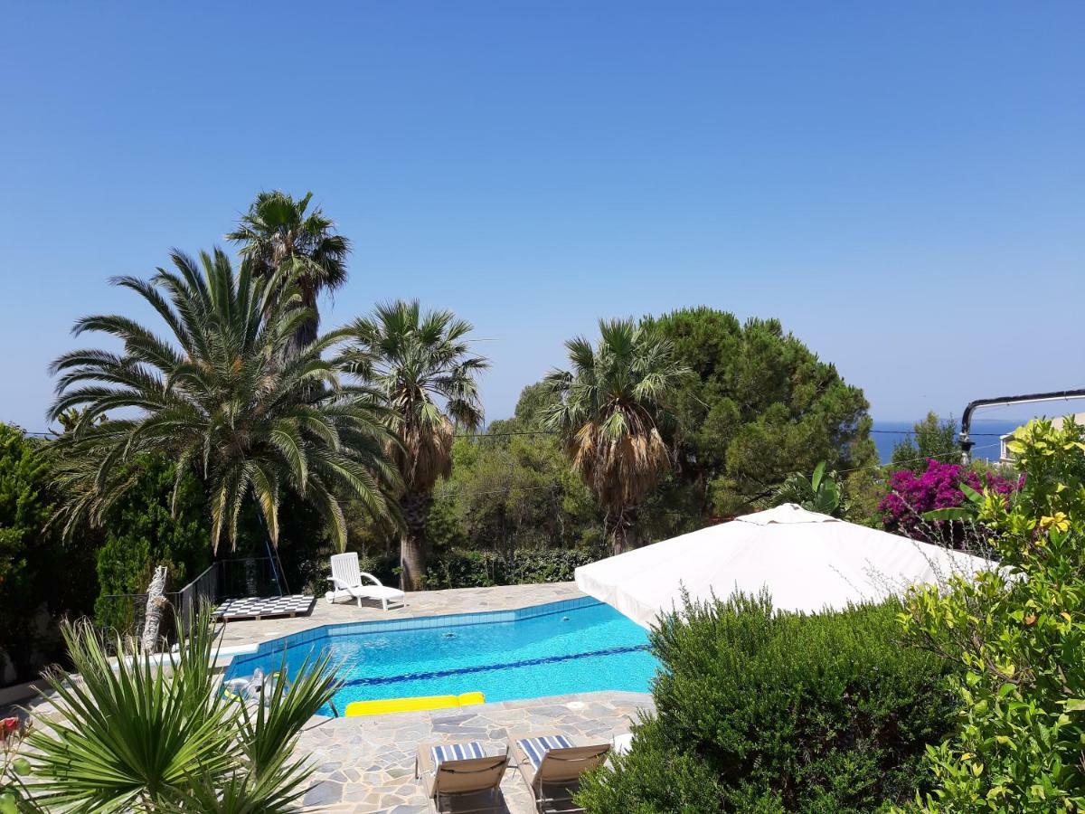 Luxury Villa Lagonisi