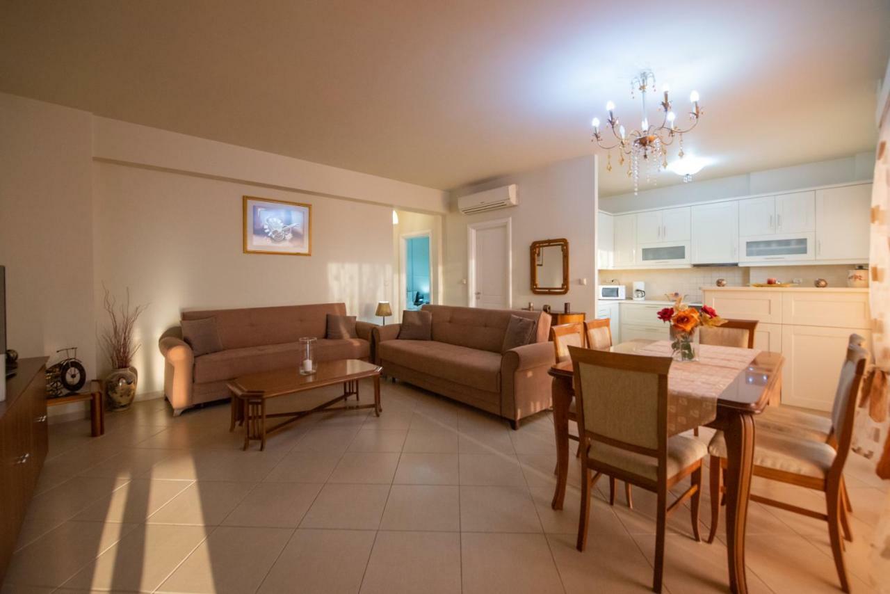 Grand Suites With Private Pools Apartment *