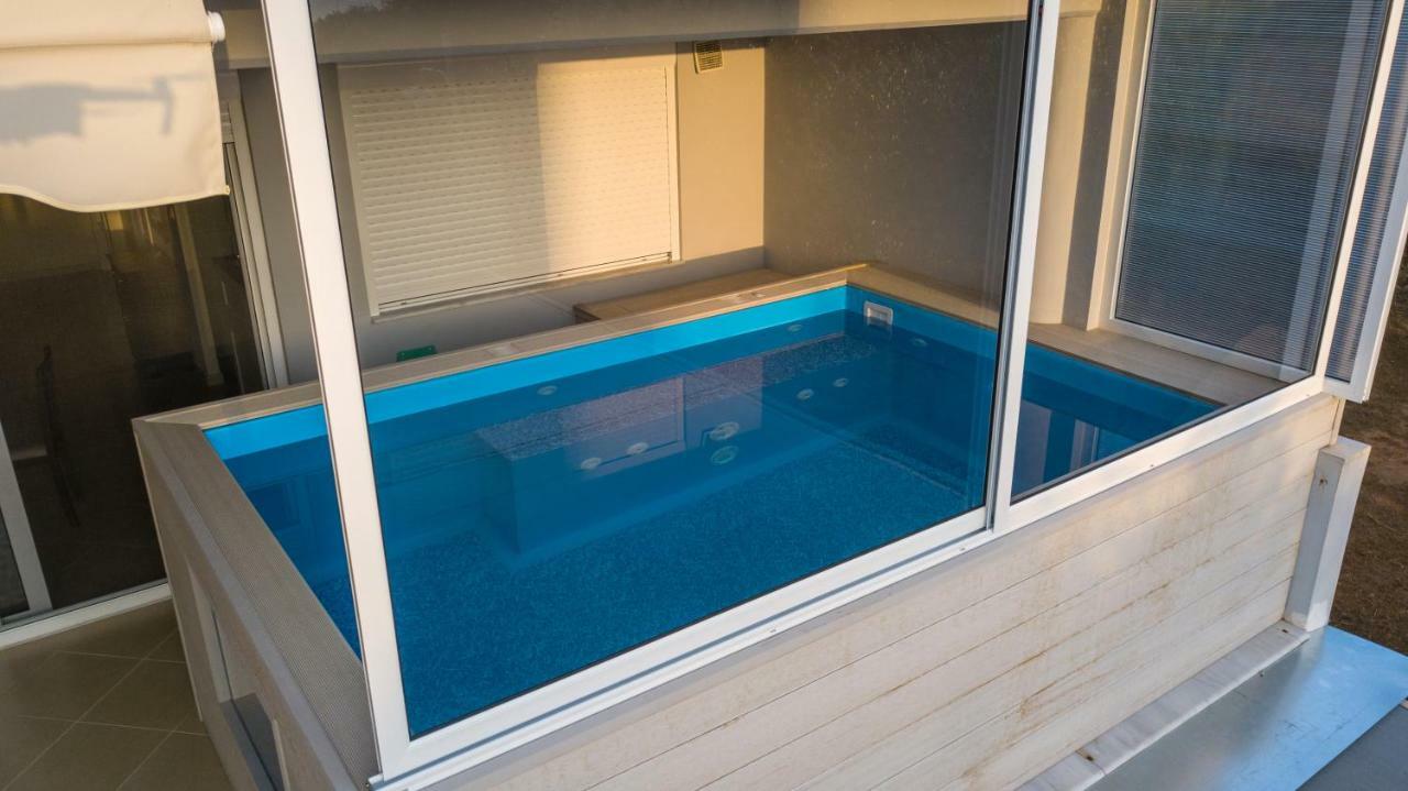 Grand Suites With Private Pools Apartment *