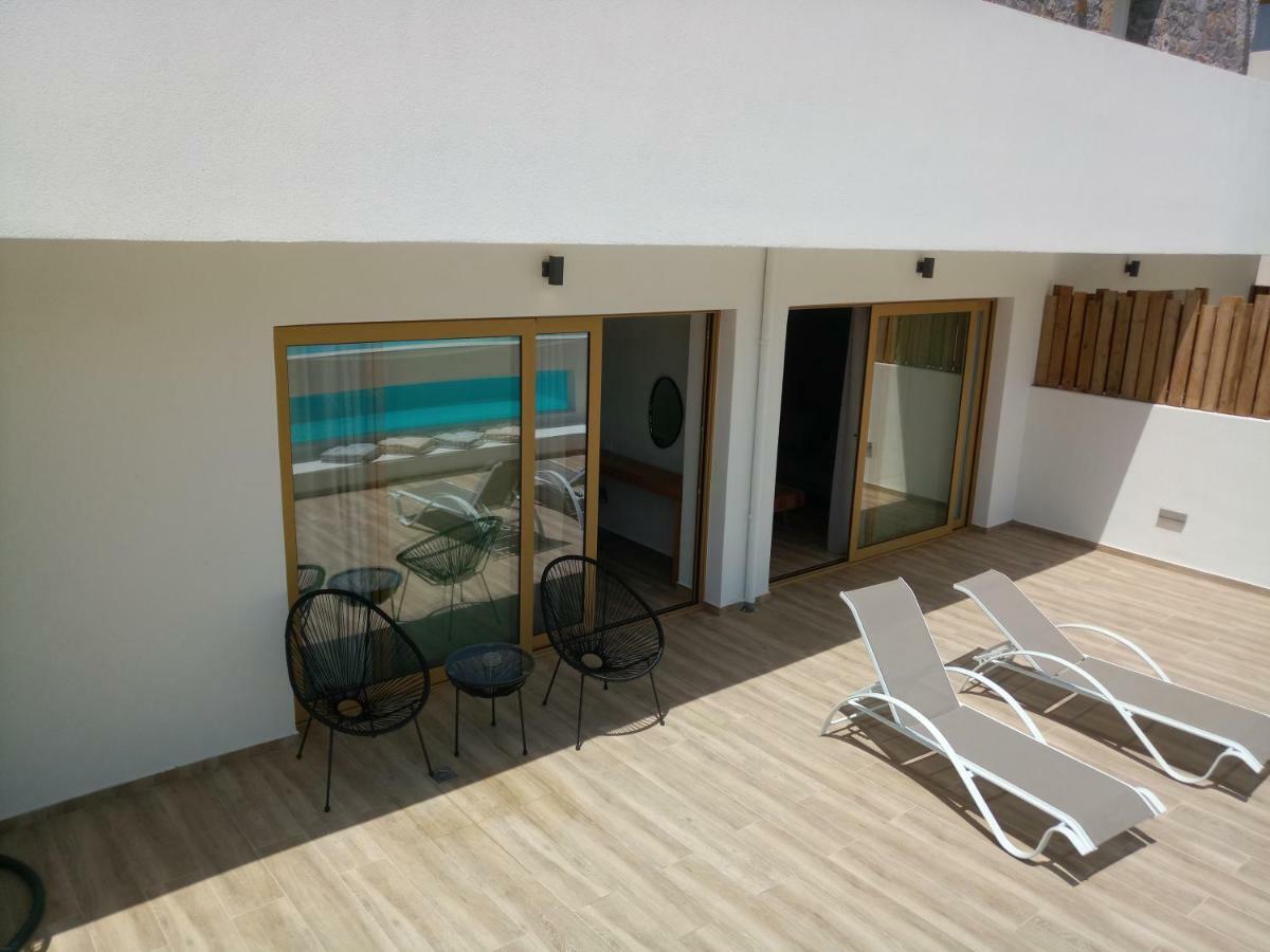 Hotel Meropi & 4*