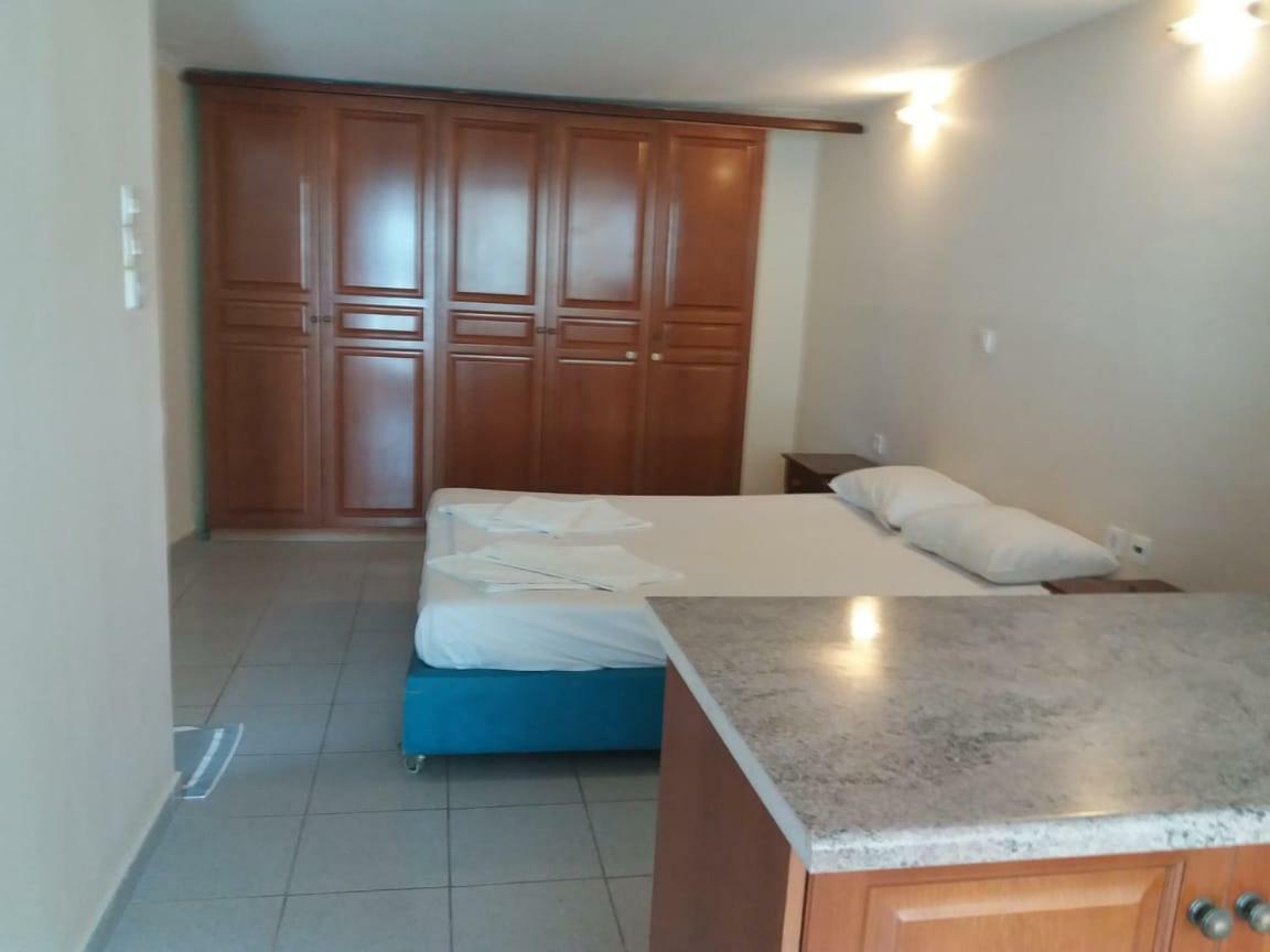 Parasporos Village Aparthotel 2*