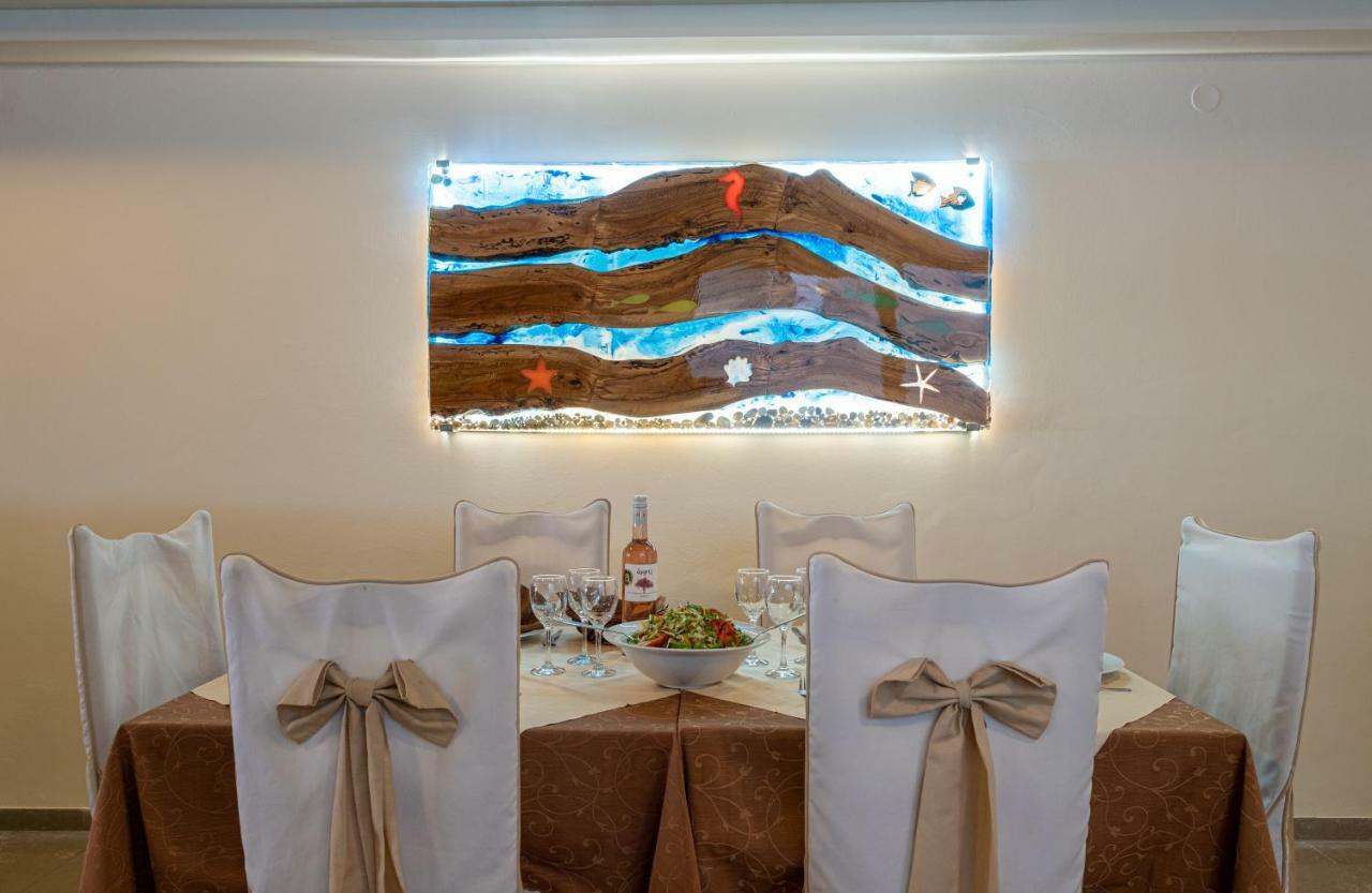 Dolfin Hotel 3*