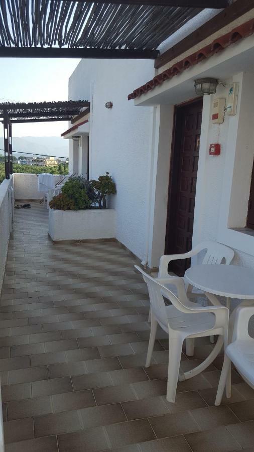 Aparthotel Aeolos 2*