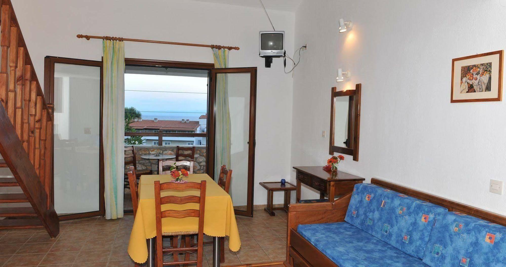 Aparthotel Maraki 3*