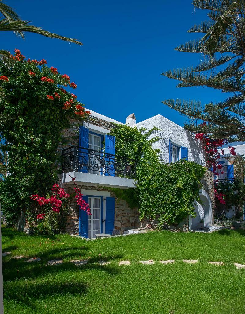 Naxos Holidays 3*