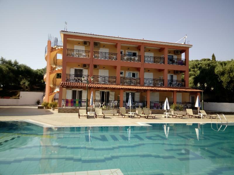 ζante Dolphin Aparthotel 2*