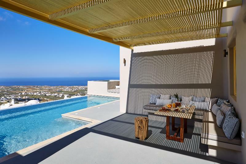 Santorini North 3* Pyrgos Kallistis