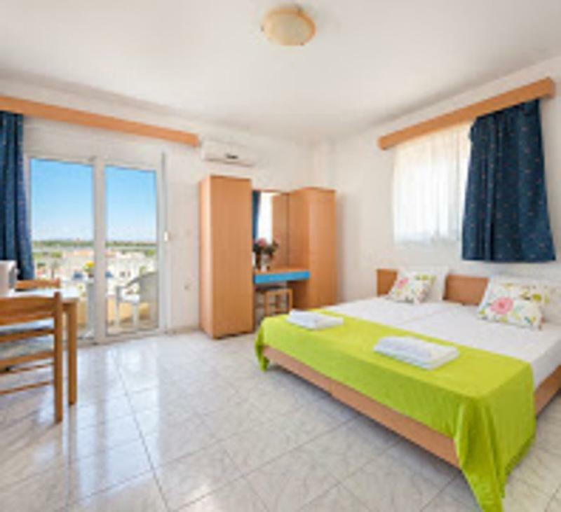 Yiannis Apartment