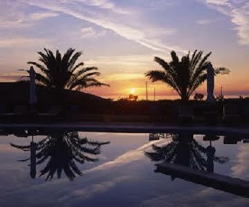 Hotel Yria Boutique & Parasporos