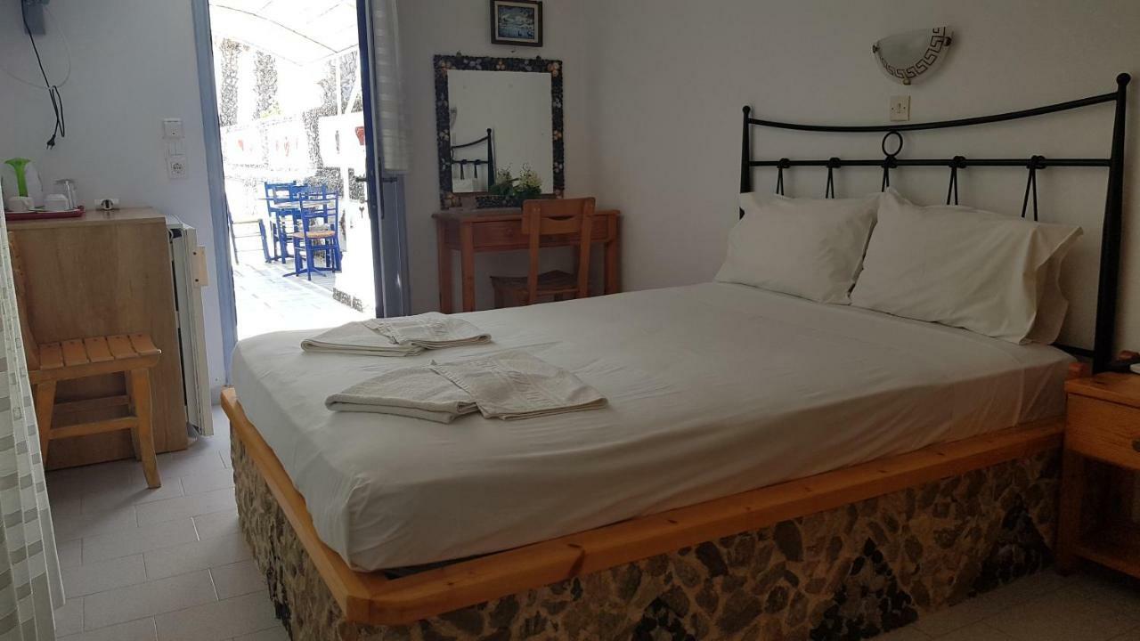 Stavros Hotel Perivolos (Santorini)