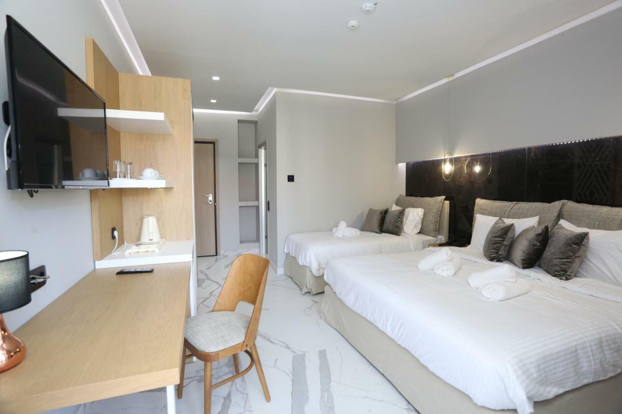 Tropical Aparthotel