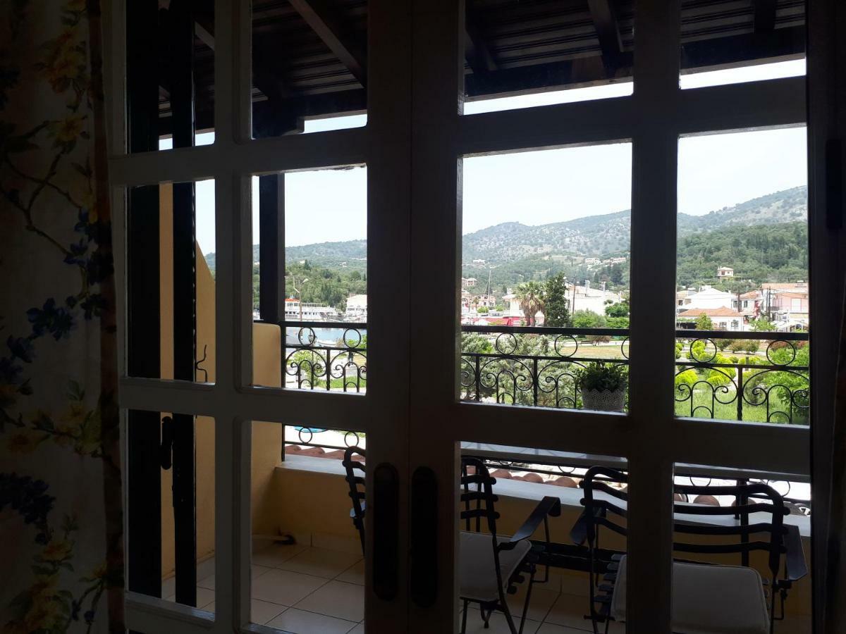 Fofos Aparthotel *