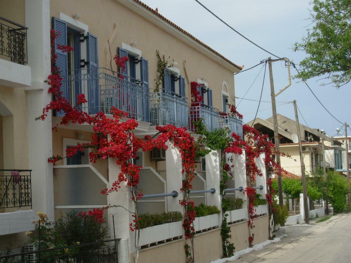 Louisa Aparthotel