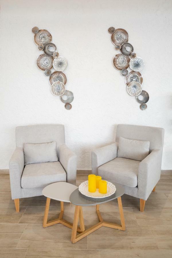 Palm Beach Hotel 2*