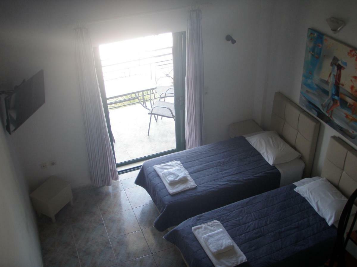 Umbrella Aparthotel *