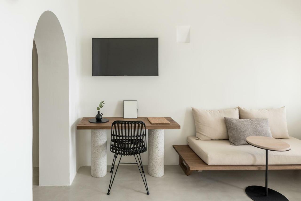 Enigma Fira (Santorini)