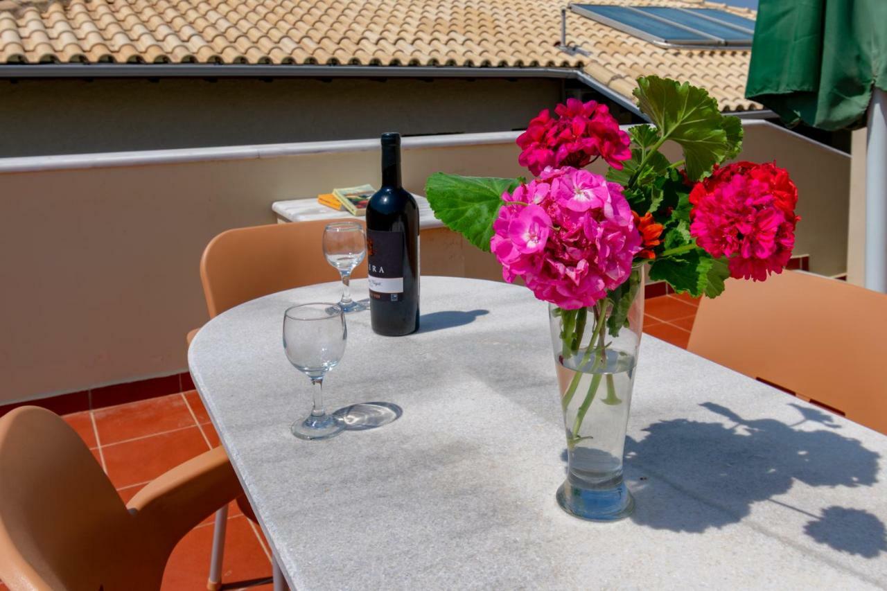 Averto 3* Lefkada City