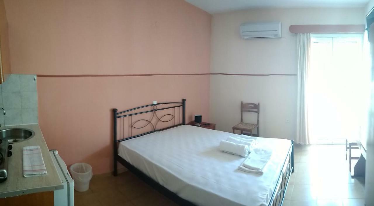 Manolia Apartment *
