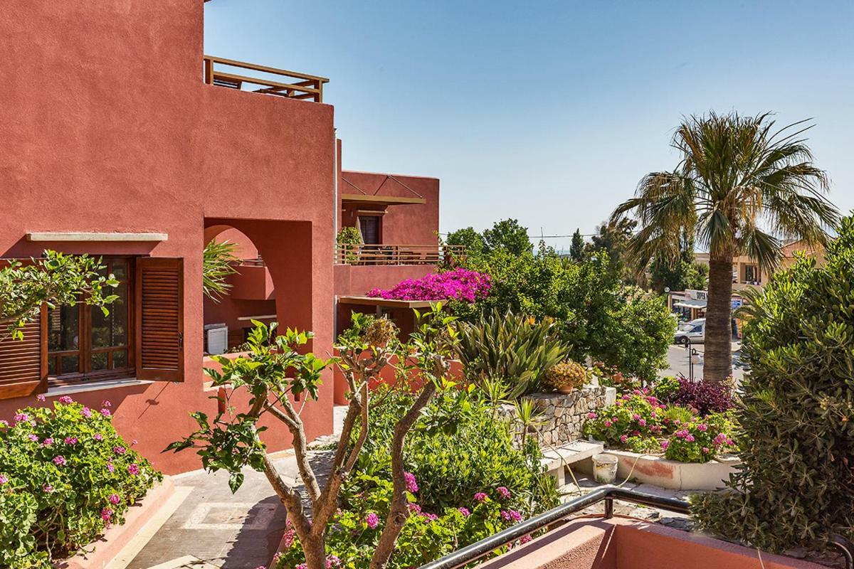 Aparthotel Anais Kato Daratso